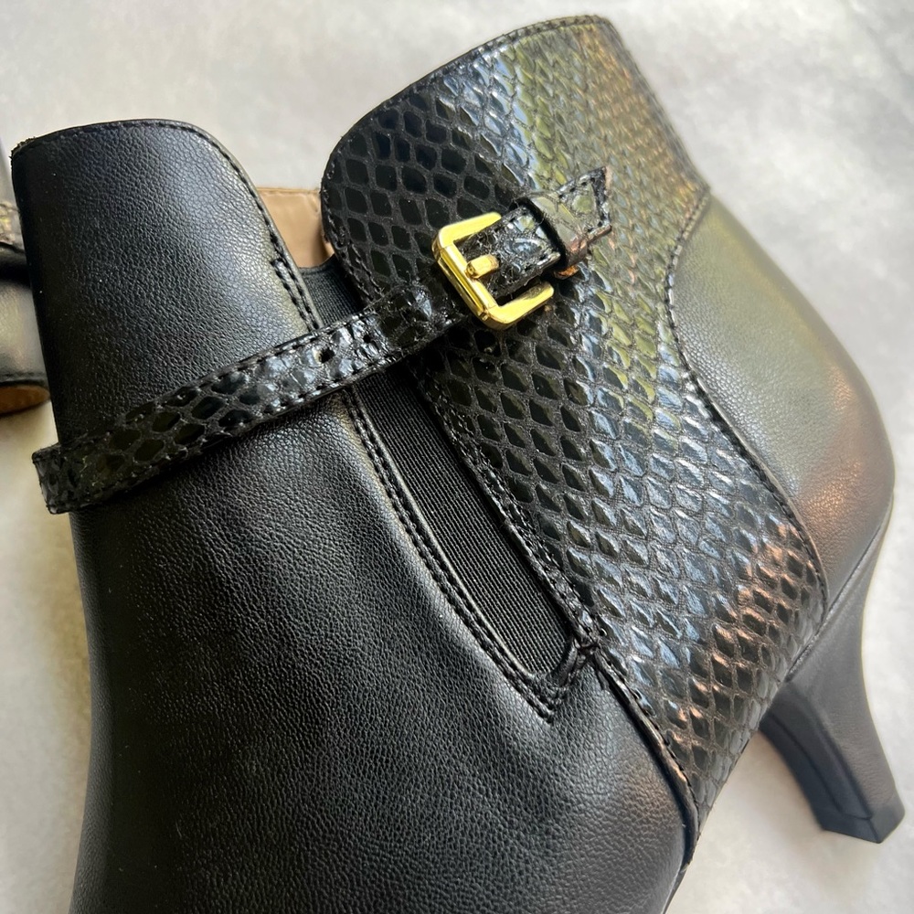 Naturalizer Ankle Boot - Picture 3 of 6
